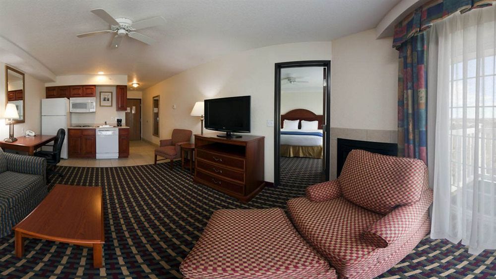 Holiday Inn Express Hotel & Suites Petoskey By Ihg Exterior foto
